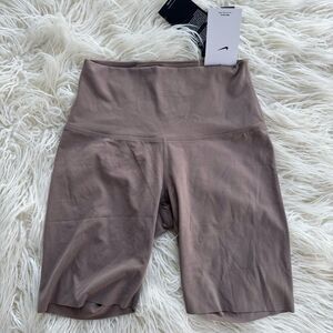 Nike Zenvy High-Waisted 8" Biker Shorts Mink Brown Size Small